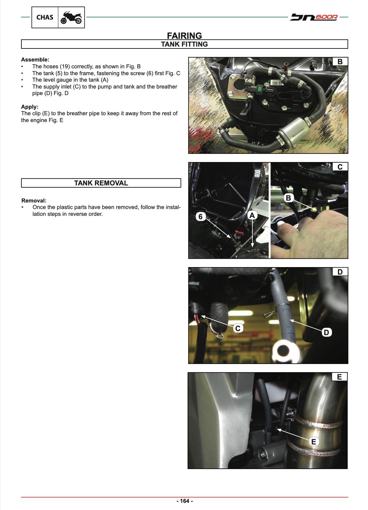 Benelli BN600 service manual page 164 with fuel tank fitting photos of hoses, level gauge and breather pipe